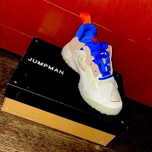 Women’s Jordan’s.